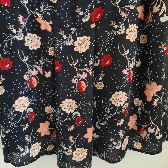 Torrid Floral Chiffon Top - Picture 7 of 9